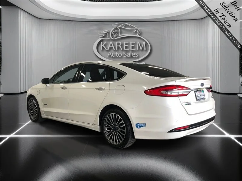 Used 2018 Oxford White Ford Titanium image 7