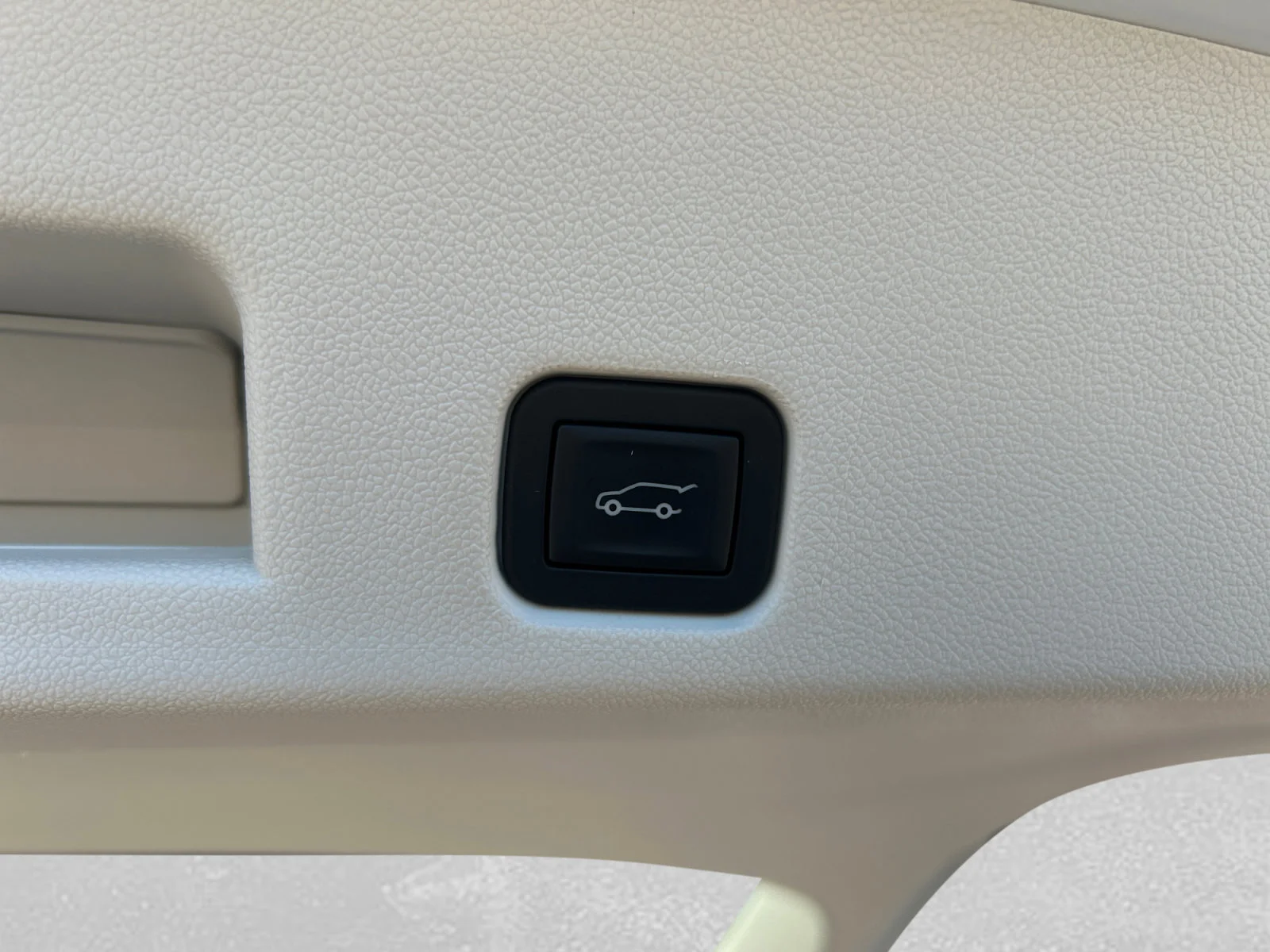 Used 2025 Summit White GMC Denali AWD Leather Sunroof Navigation image 11