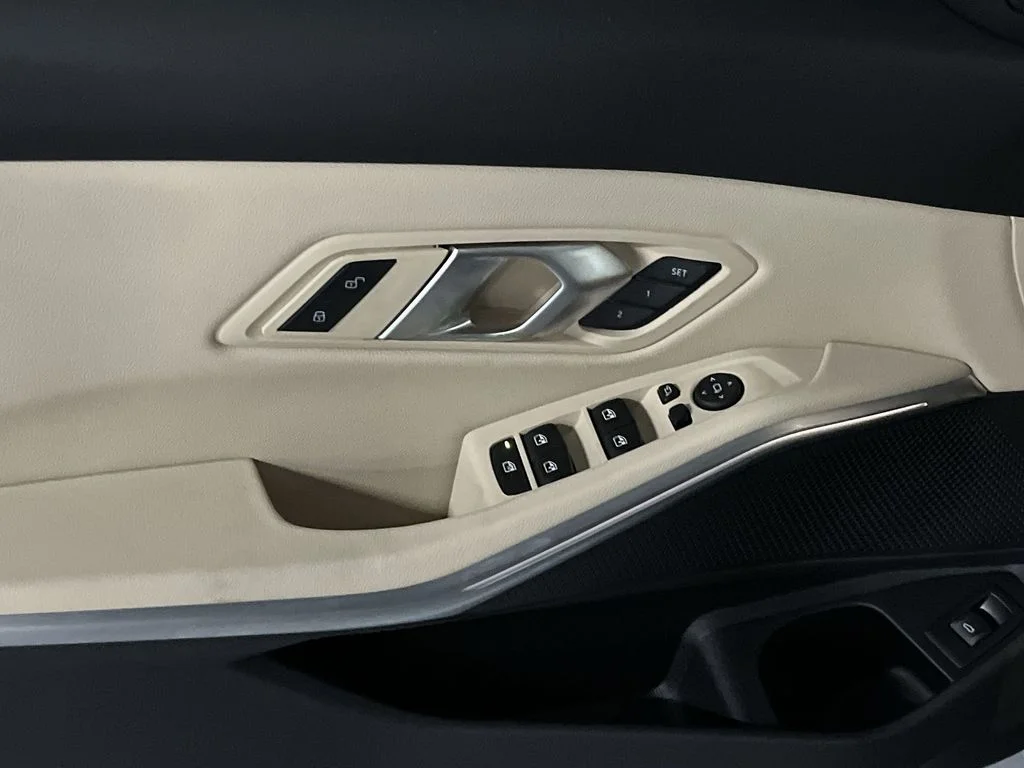 2025 BMW 3 Series 330i - Photo 13