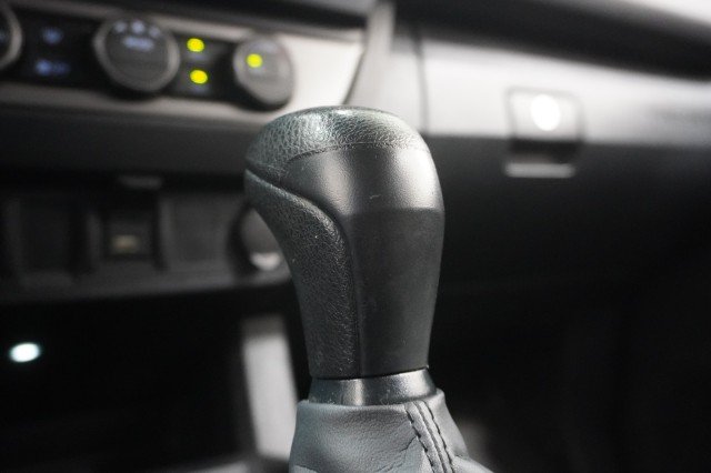 Used 2022  Toyota SR image 22