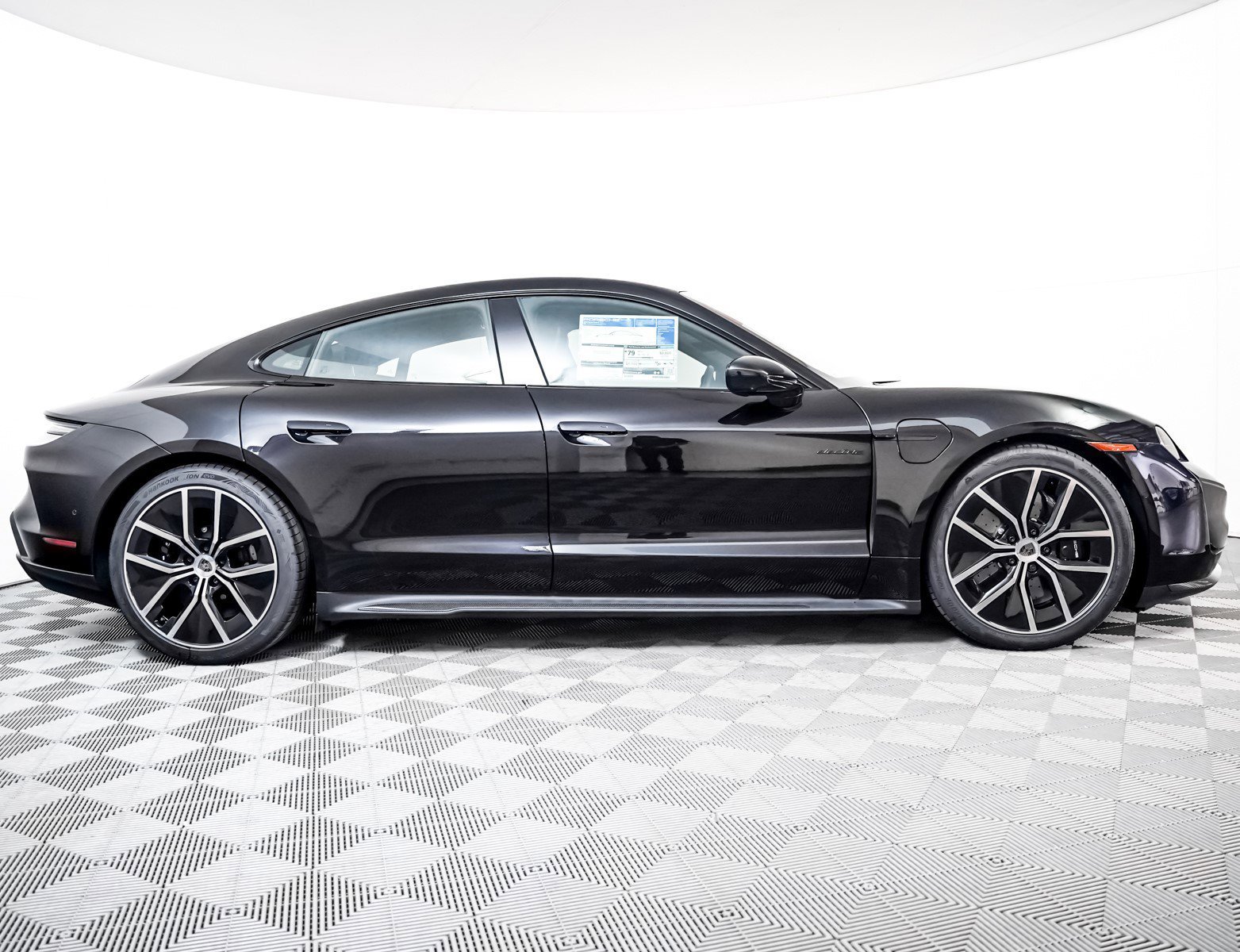 2026 Porsche Taycan Turbo S - Photo 9