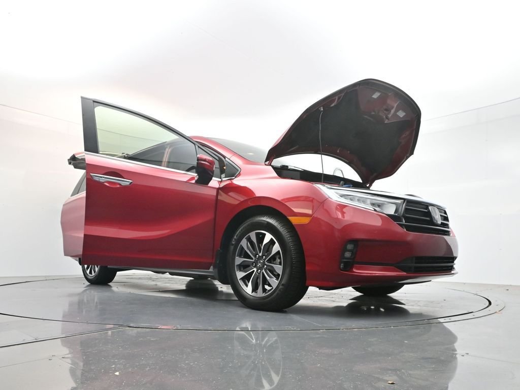 Used 2023 Modern Steel Metallic Honda EX-L image 36