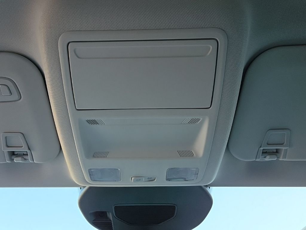 Used 2025 Silver Ford Platinum image 20