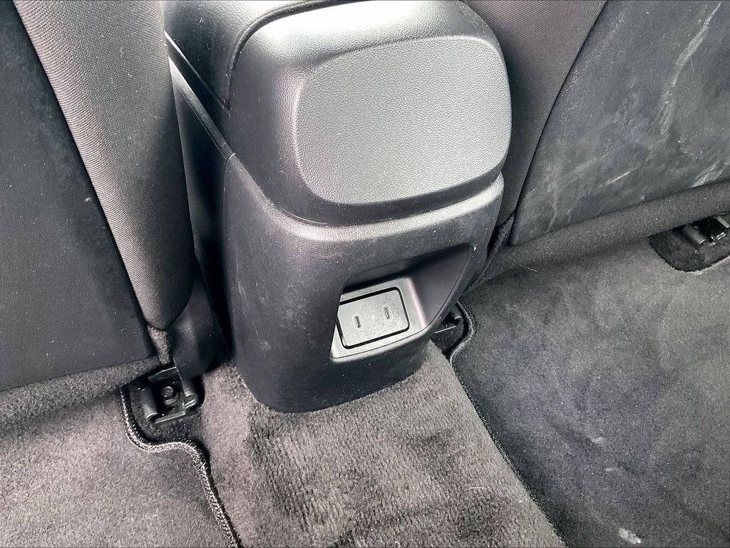 Used 2025 Abyss Black Hyundai SE image 25