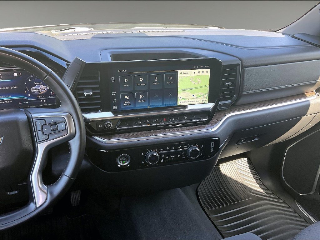 Used 2023 Gray Chevrolet LT image 18