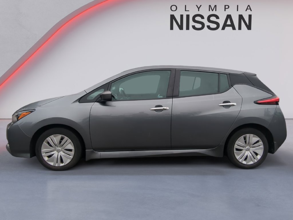 Used 2023 Gray Nissan S image 3