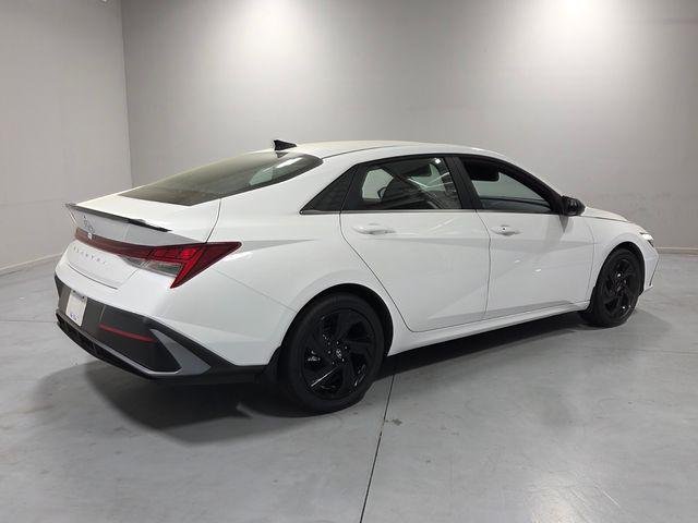 New 2026 White Hyundai SEL Sport Premium image 12