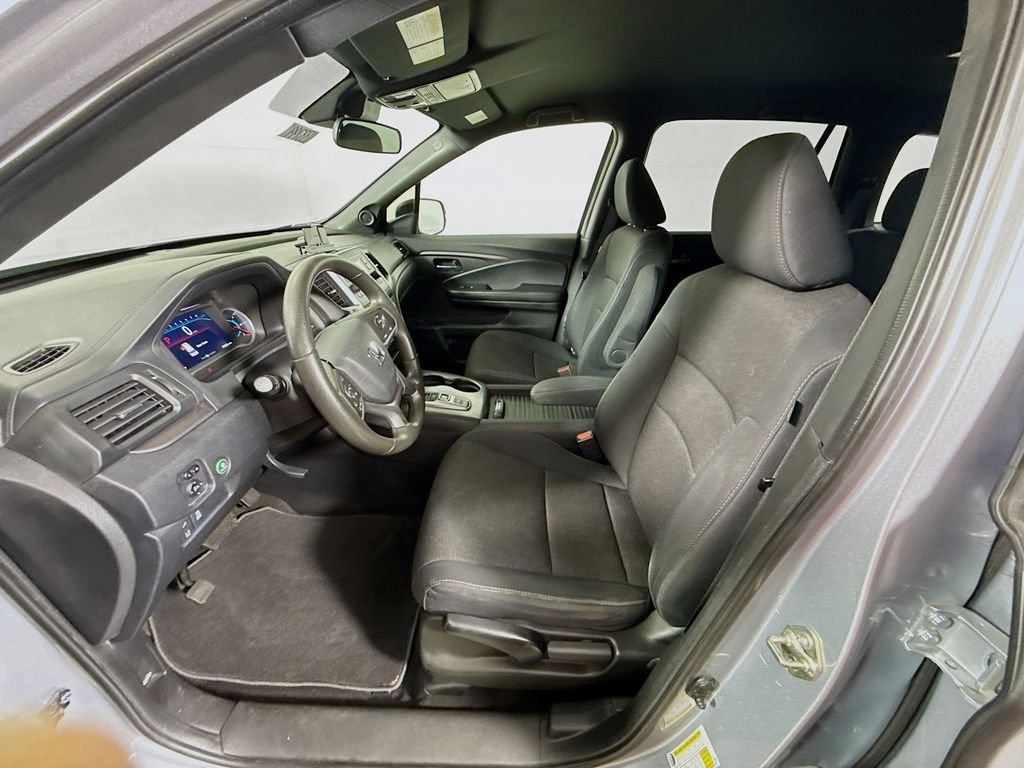 Used 2019 Lunar Silver Metallic Honda Sport image 19