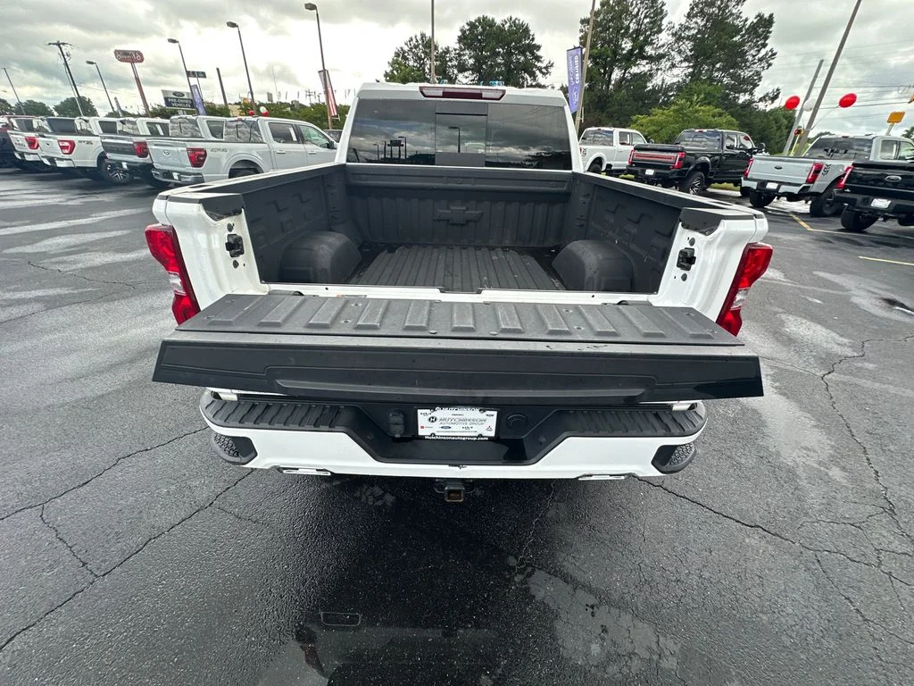 Used 2024 White Chevrolet RST image 18