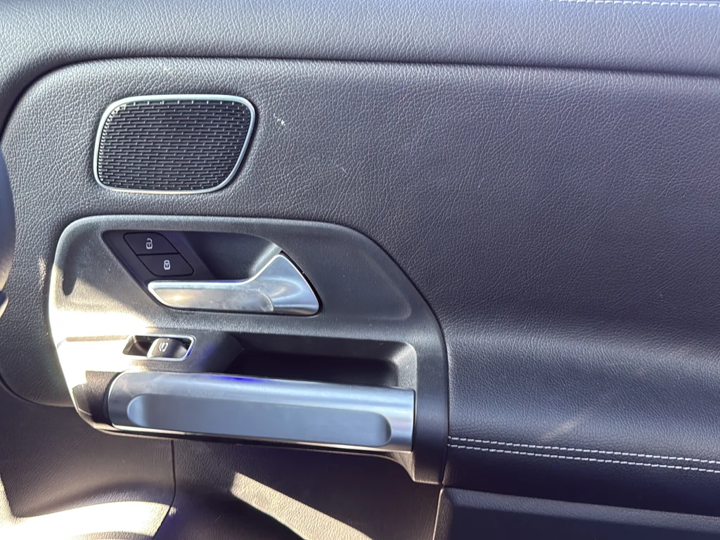 Used 2024  Mercedes-Benz GLB 250 image 42