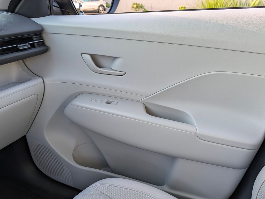 2024 Hyundai Kona EV SEL - Photo 23