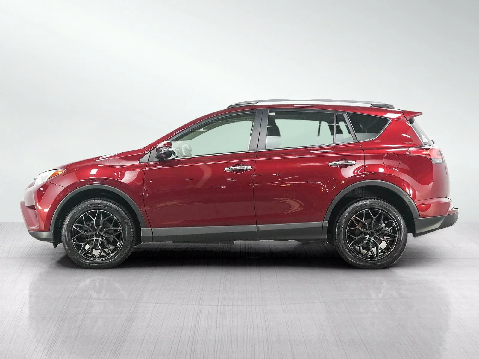 Used 2018 Toyota RAV4 Limited with VIN JTMDFREV1JD244890 for sale in Burnsville, Minnesota
