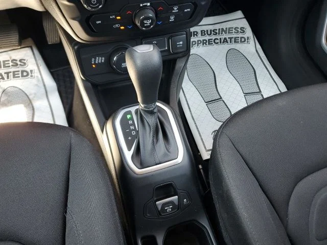 Used 2021 Gray Jeep Latitude image 19