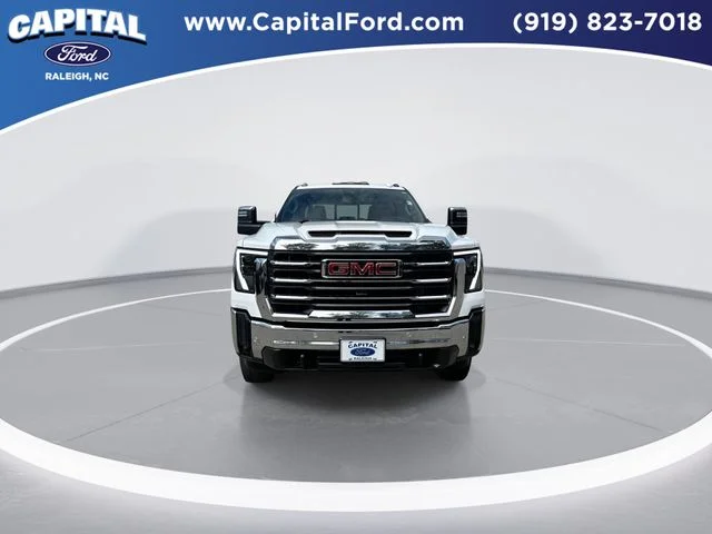 Used 2024 White GMC SLT image 3