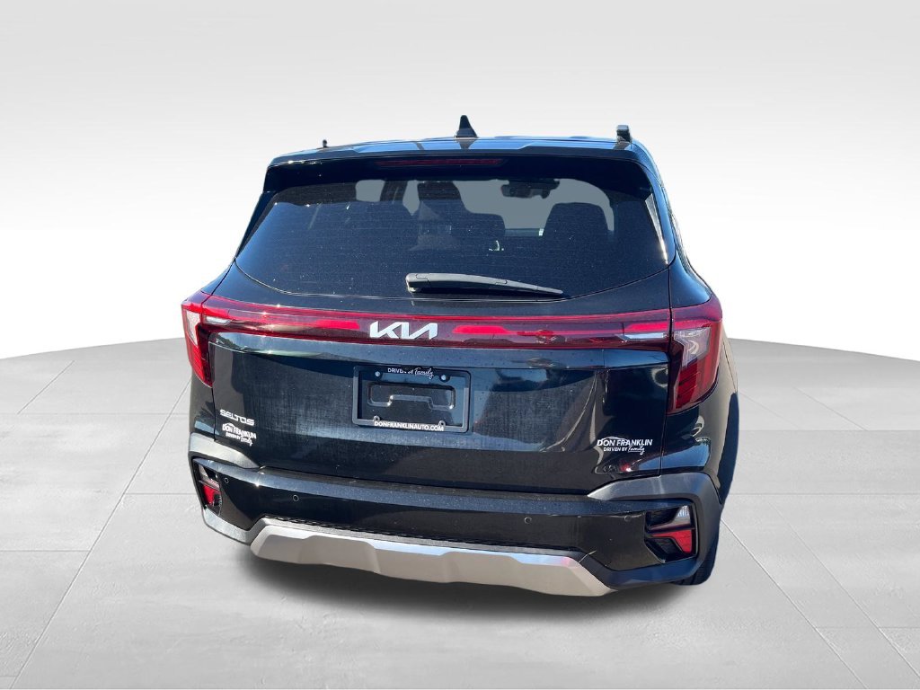 Used 2025 Black Kia EX image 4