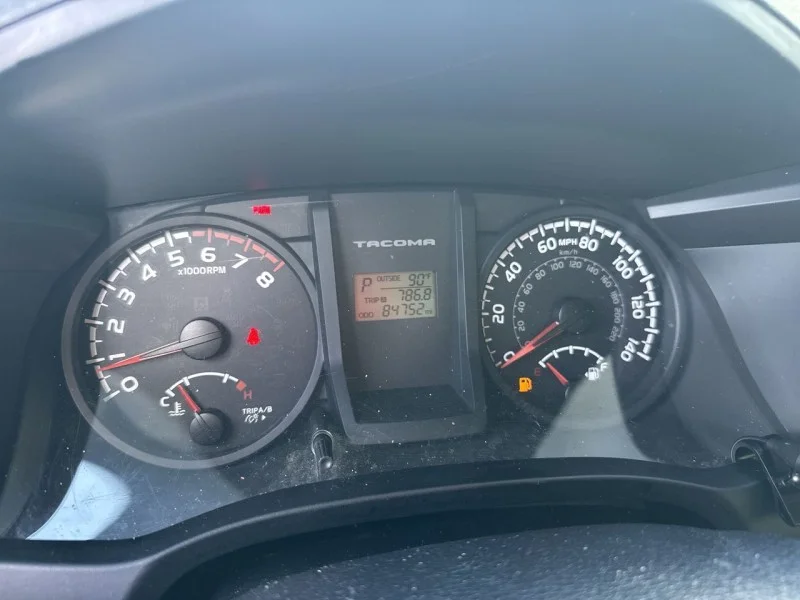 Used 2017 white Toyota SR image 20