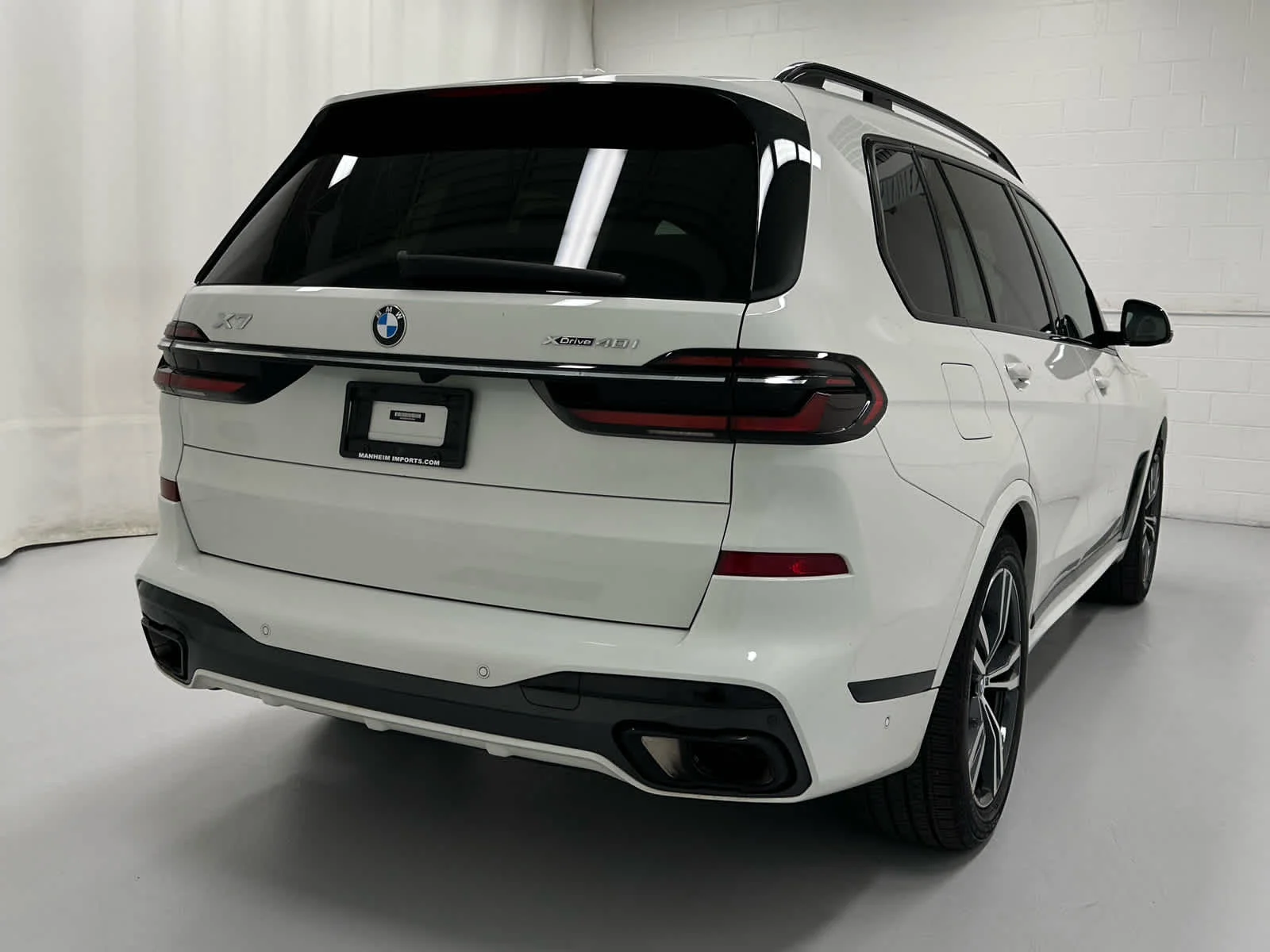 Used 2023 Alpine White BMW xDrive40i image 6