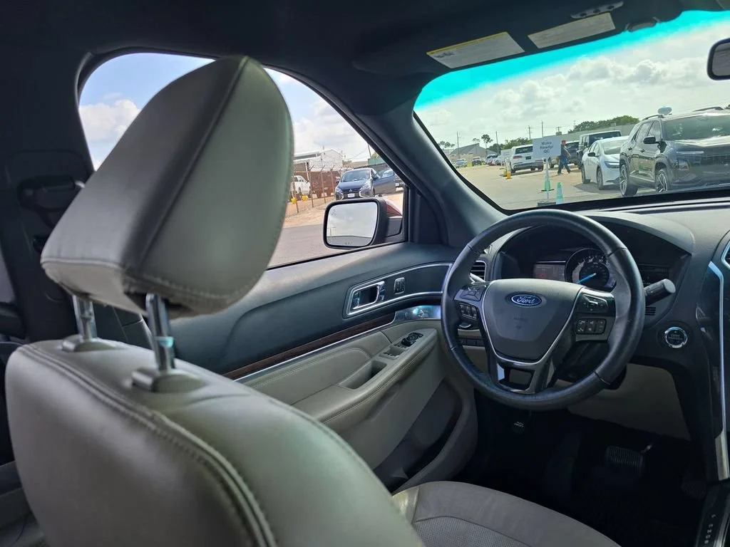 Used 2018 Red Ford Limited image 15