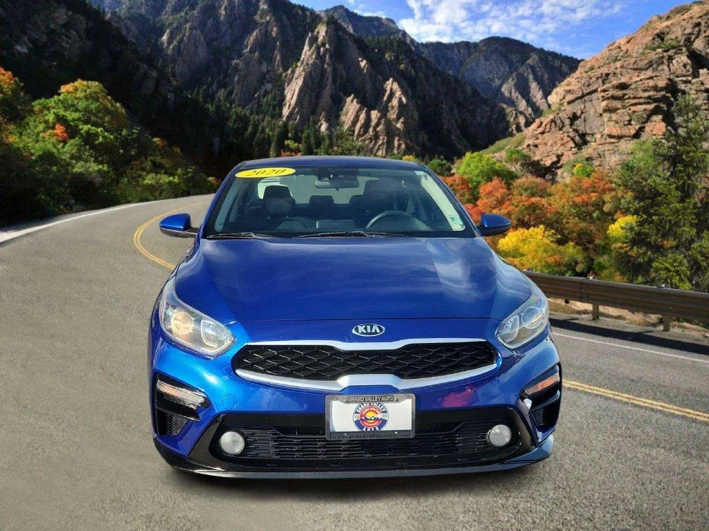 Used 2020 Deep Sea Blue Kia LXS image 6