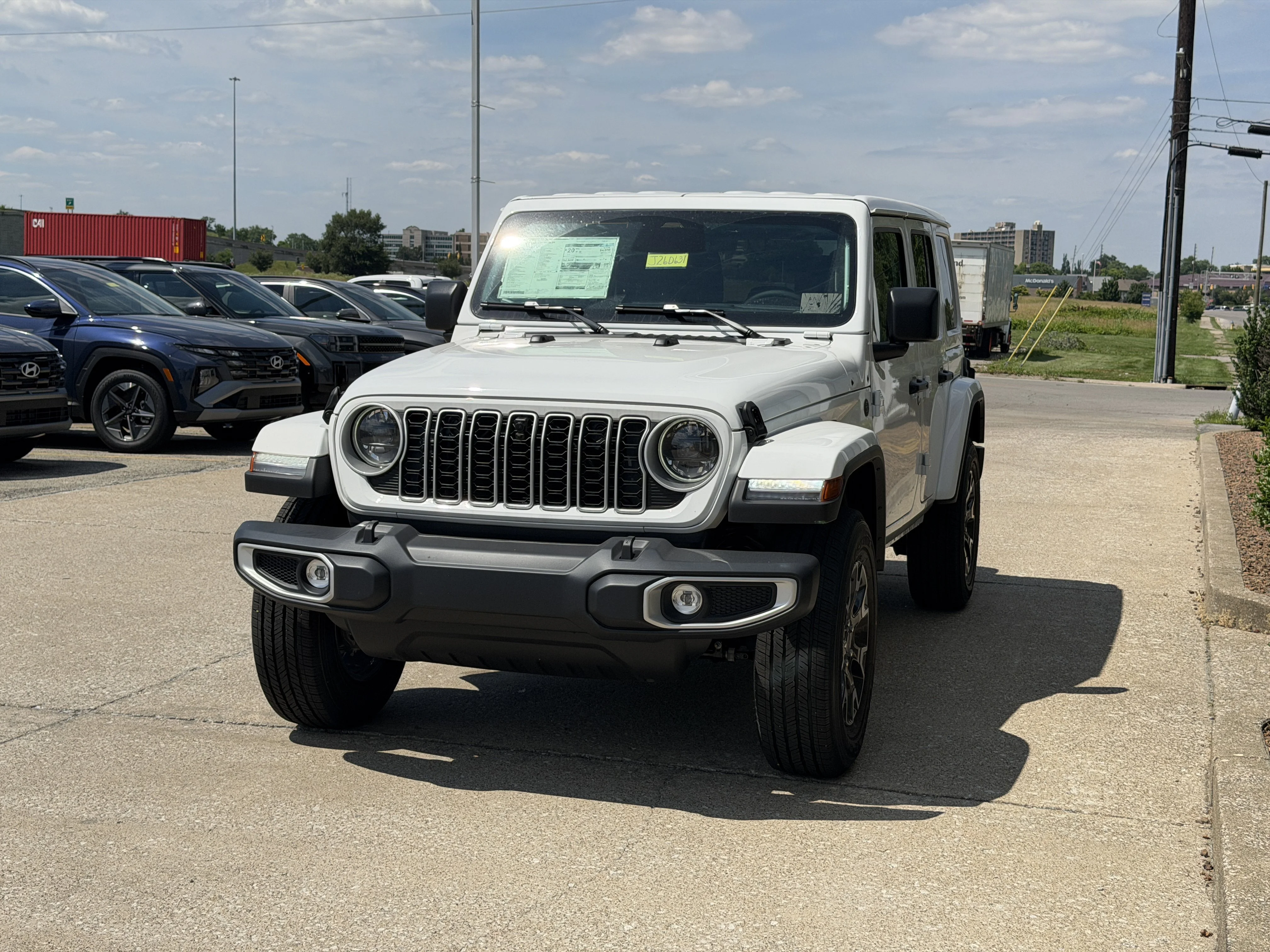 New 2026 Bright White Clear-Coat Exterior Paint Jeep Sahara image 18