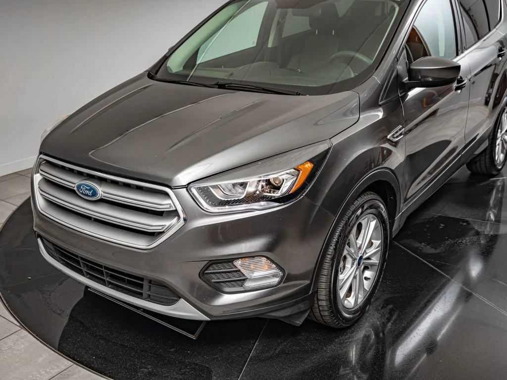 Used 2017 Magnetic Metallic Ford SE image 14
