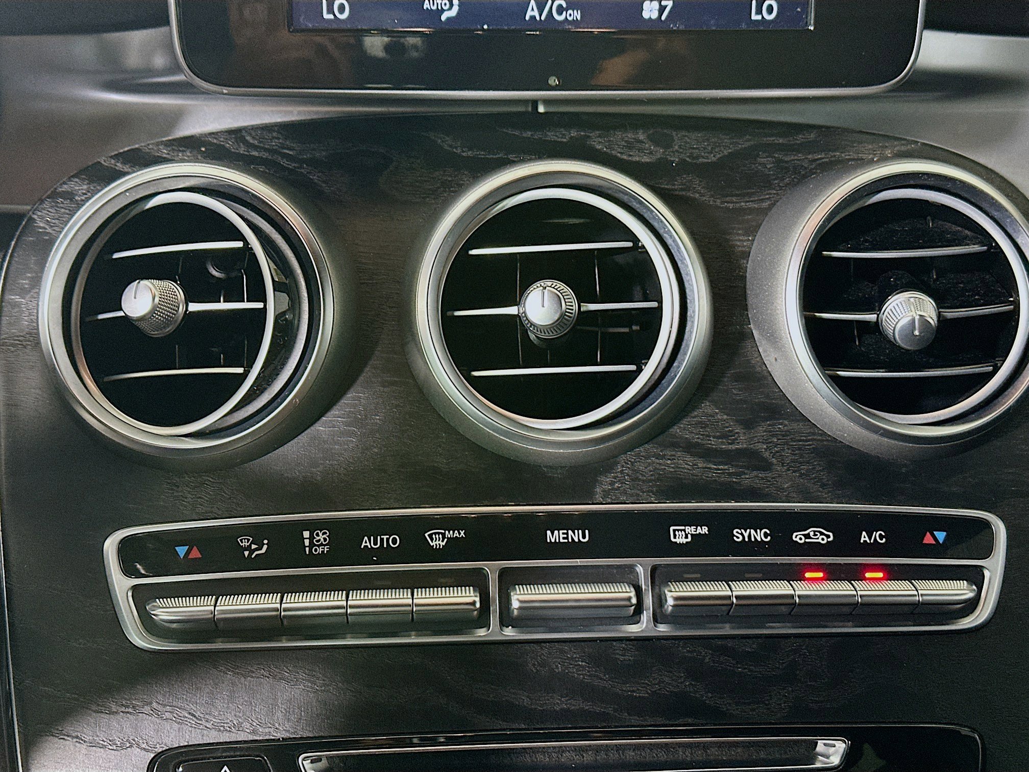 Used 2017 White Mercedes-Benz GLC 300 image 23