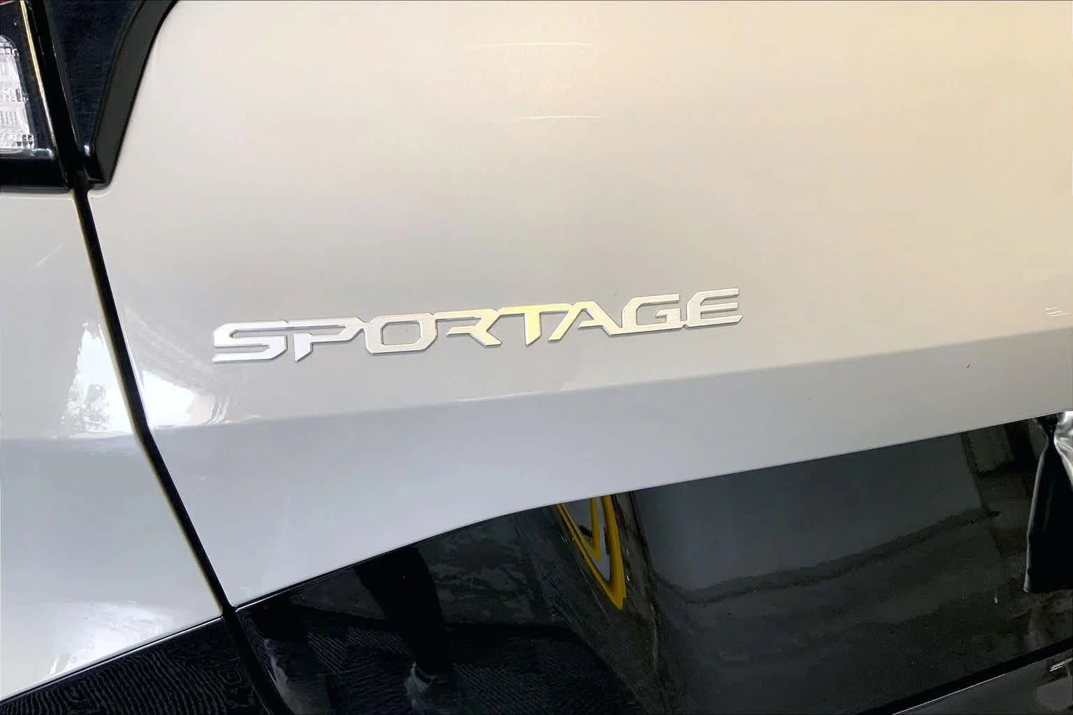 Used 2024 Wolf Gray Kia SX-Prestige image 33