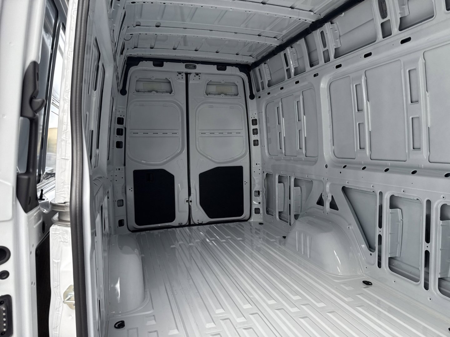 New 2026 Arctic White Mercedes-Benz  image 3