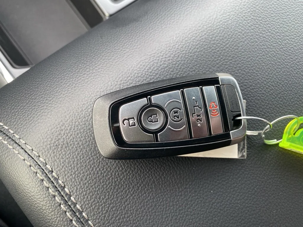 New 2026 Oxford White Ford XLT image 49