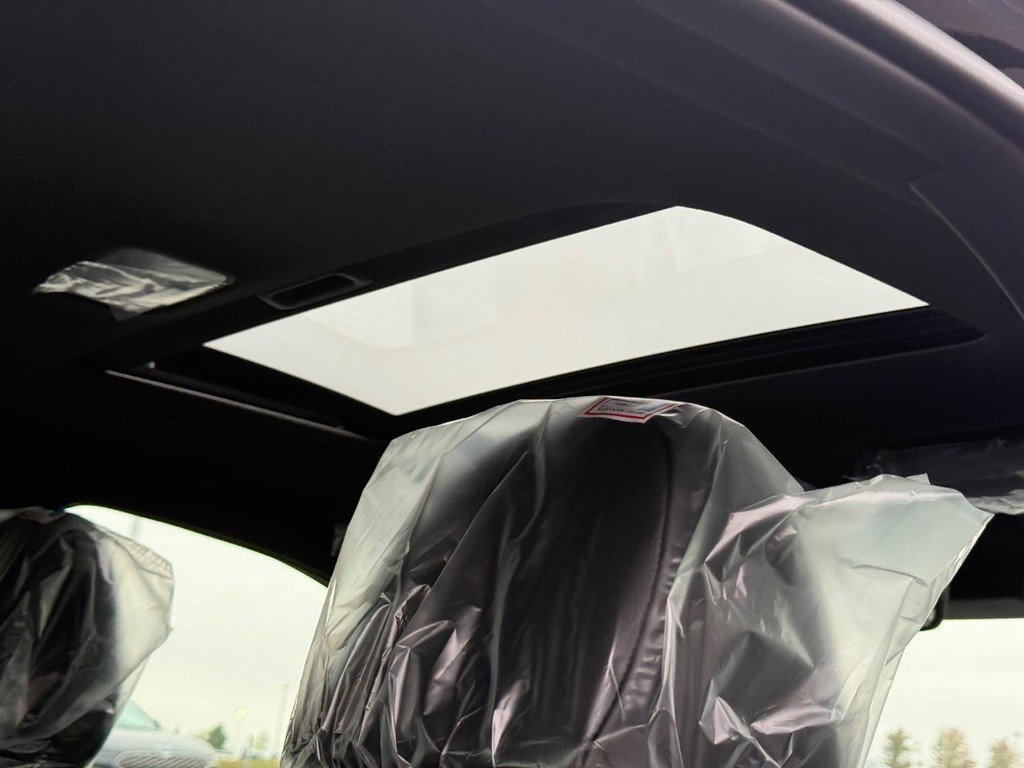 Used 2026 Black Hyundai SEL Sport image 6