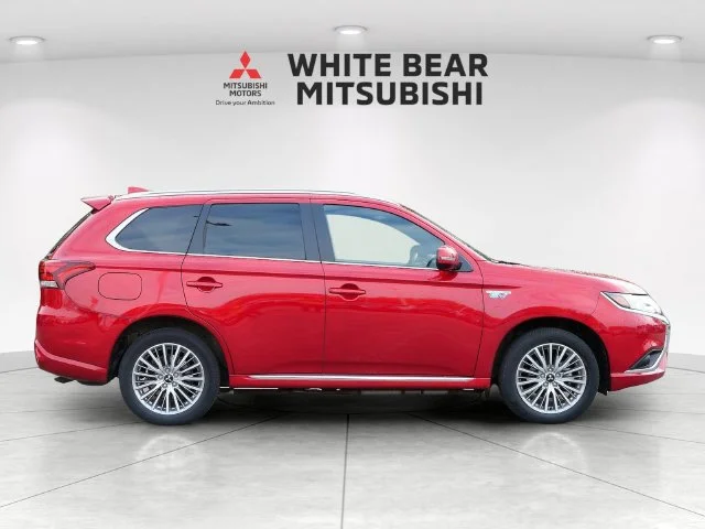 Certified Used 2022 Red Diamond Mitsubishi SEL image 6