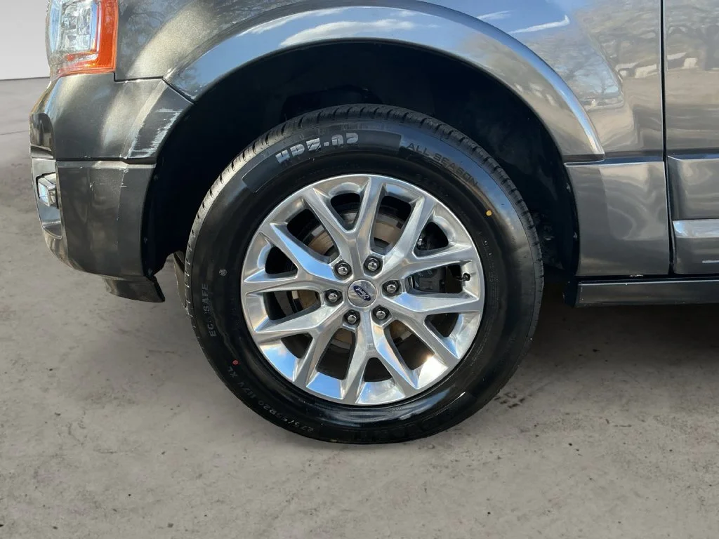 Used 2017 Gray Ford Limited image 13
