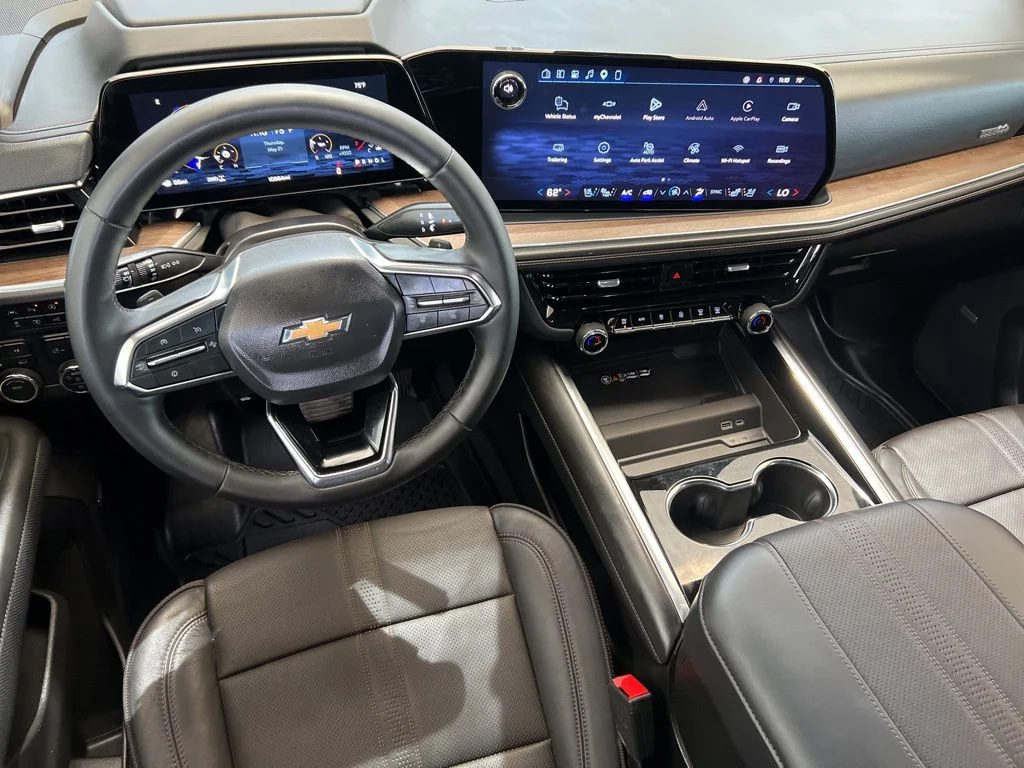 Used 2025 Black Chevrolet High Country image 12