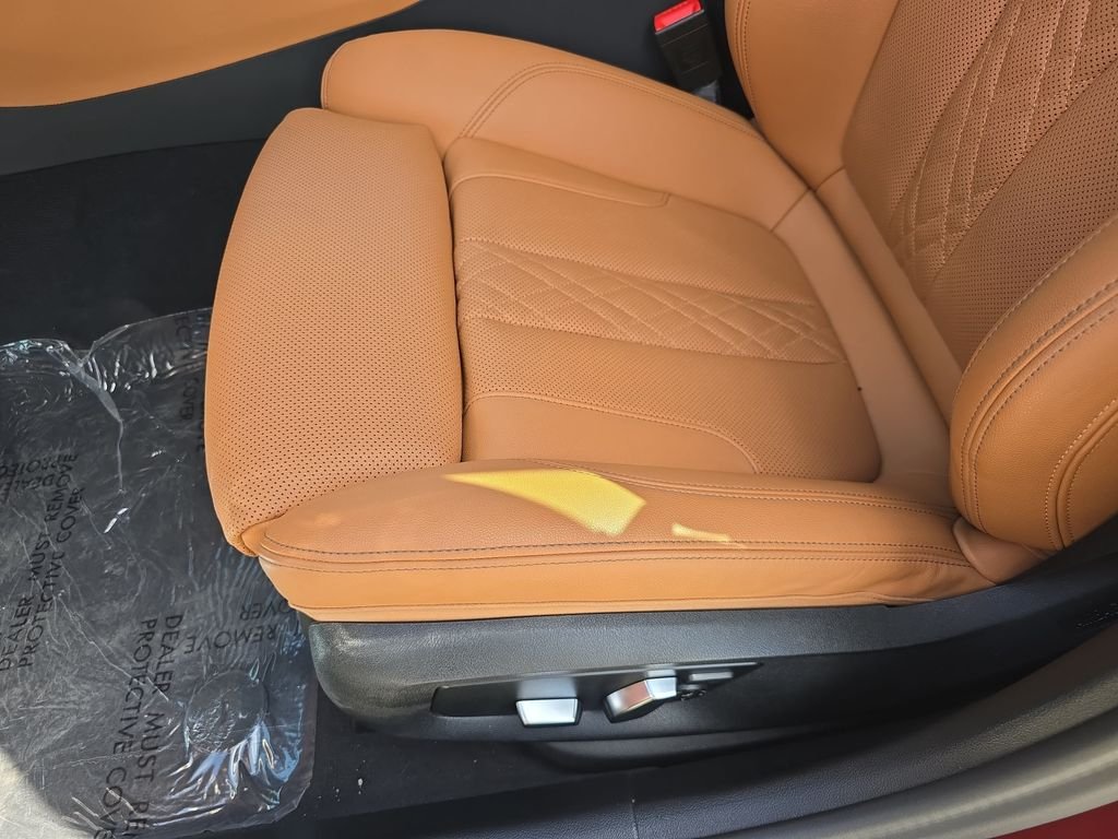 Used 2023 Red BMW 540i image 32