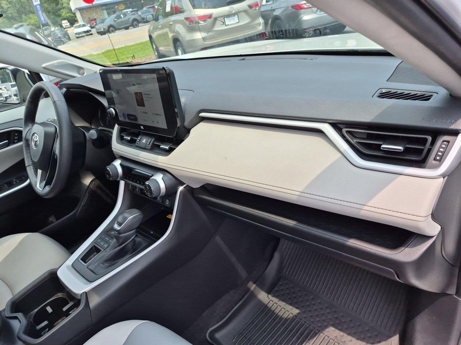Used 2023 Wind Chill Pearl Toyota XLE Premium image 39