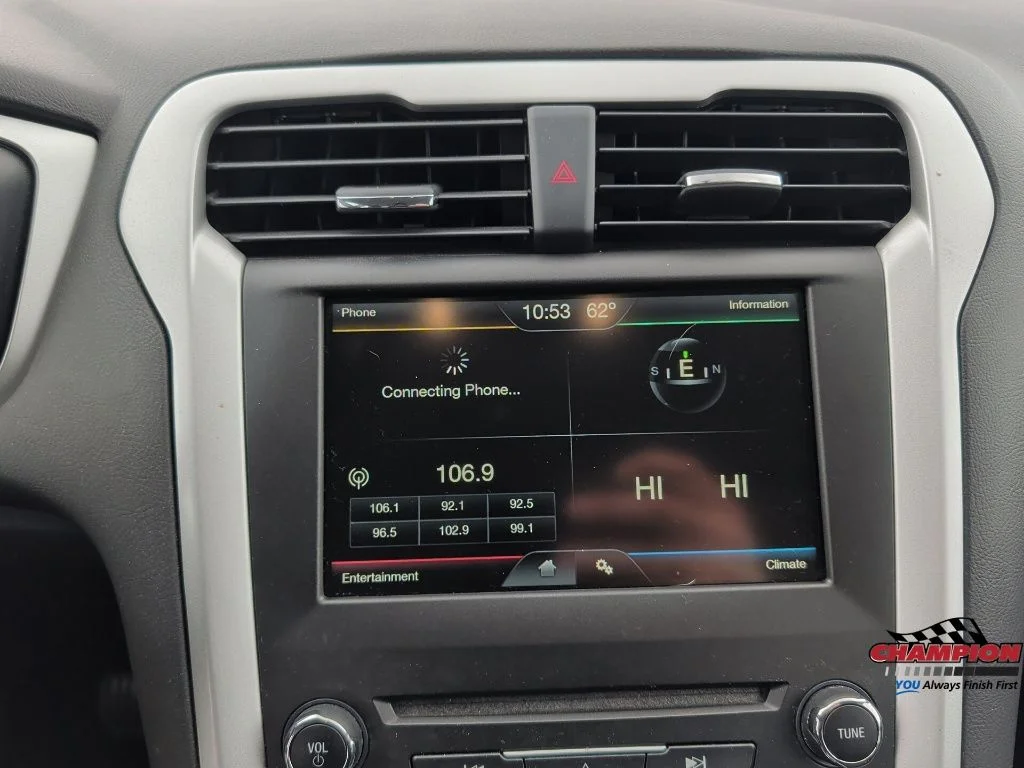 Used 2016 Silver Ford SE image 21