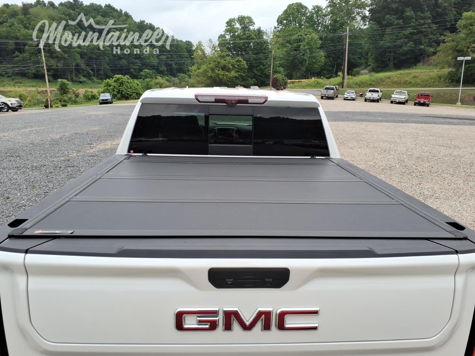 Used 2020 White Frost Tricoat GMC Denali image 21