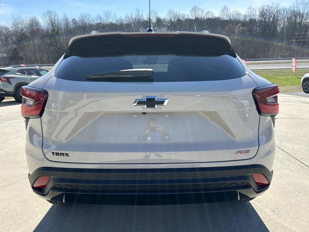 New 2026 White Sands Chevrolet 2RS image 5
