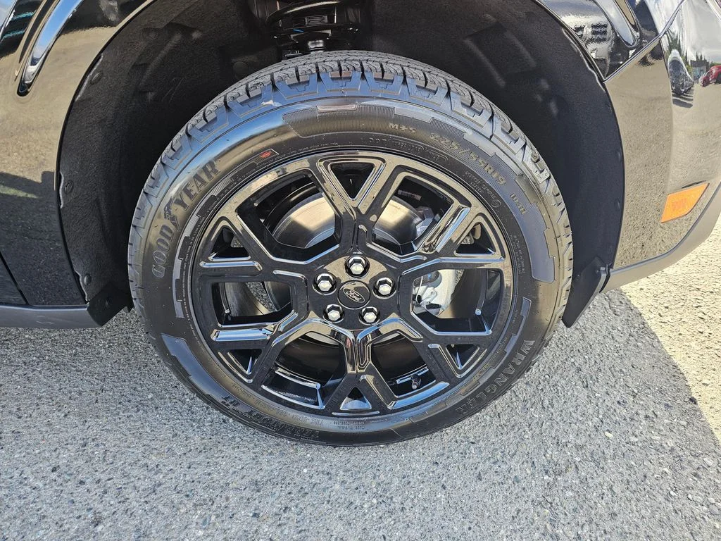 New 2025 Black Ford XLT image 9