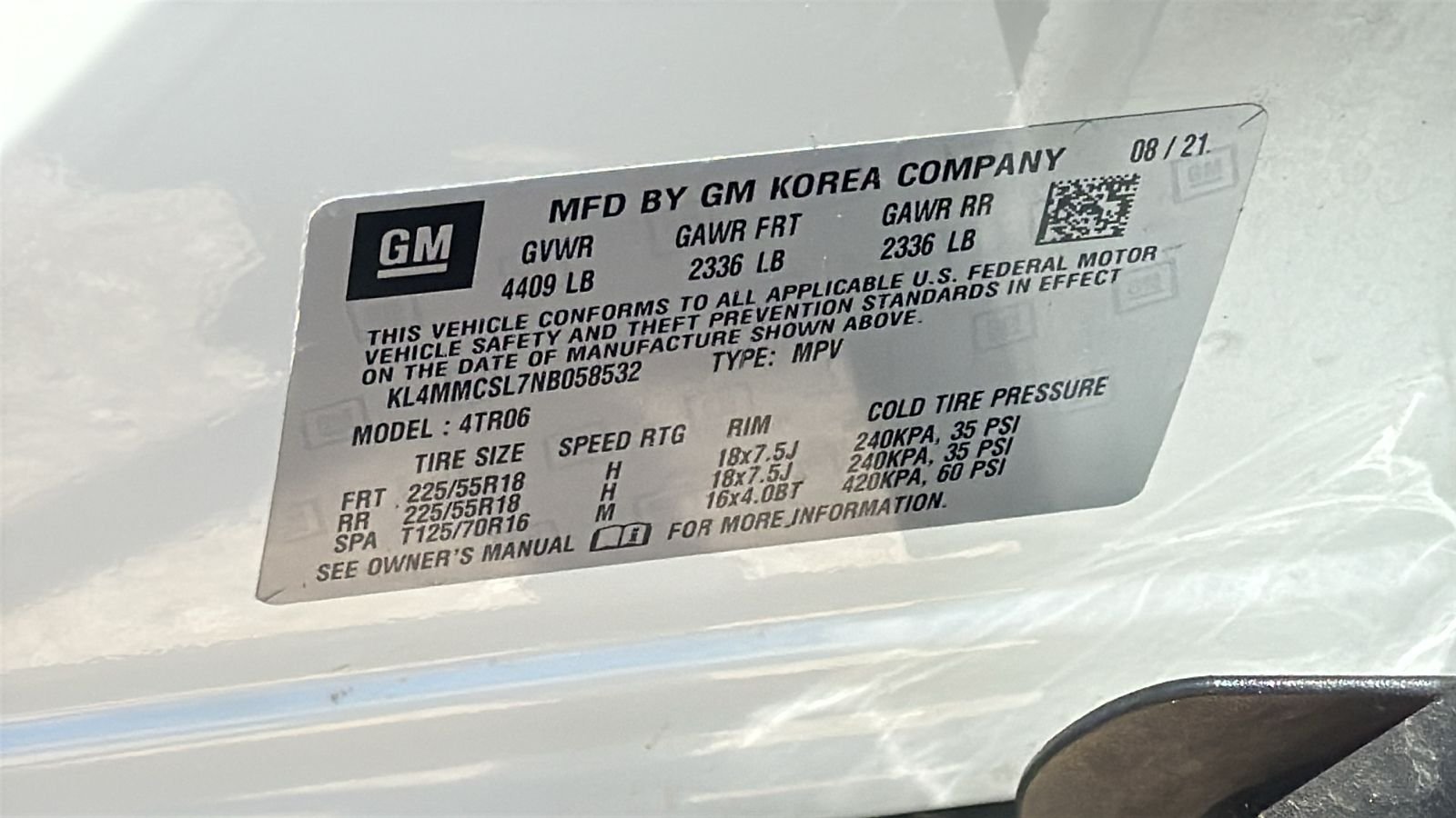 Used 2022 White Buick Preferred image 30