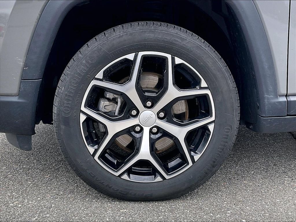 Used 2024 Sting-Gray Clearcoat Jeep Limited image 7