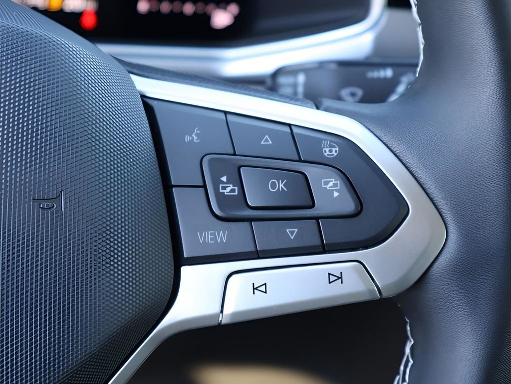 2025 Volkswagen Taos SE - Photo 34