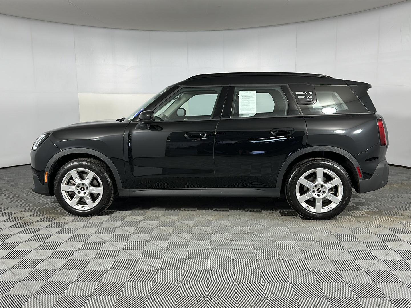 Certified Used 2025 Midnight Black II Metallic MINI S image 7