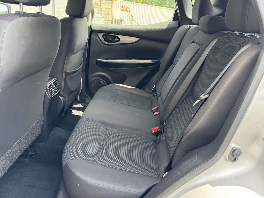 Used 2019 Silver Nissan S image 17