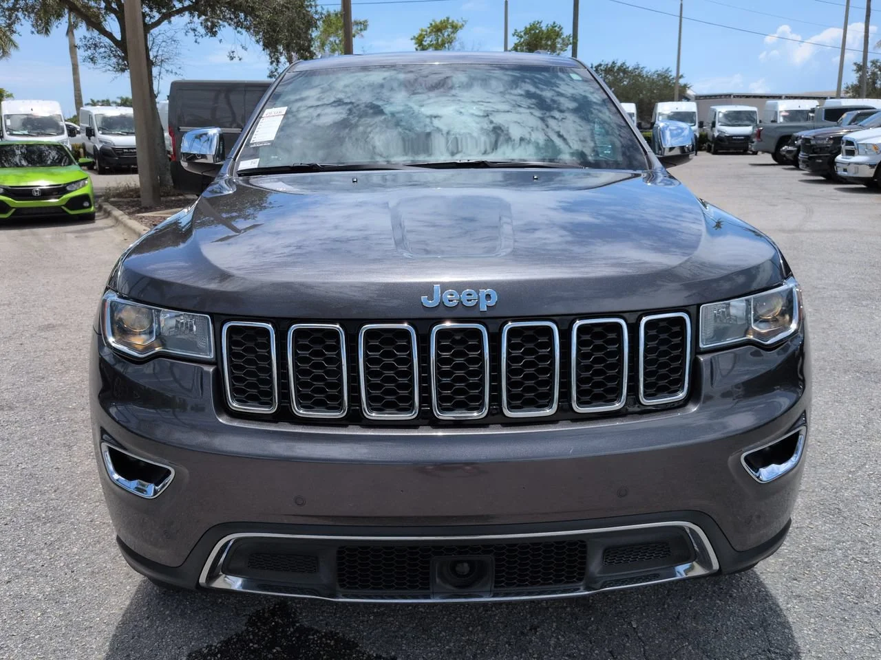Used 2018 Granite Crystal Metallic Clearcoat Jeep Limited image 3