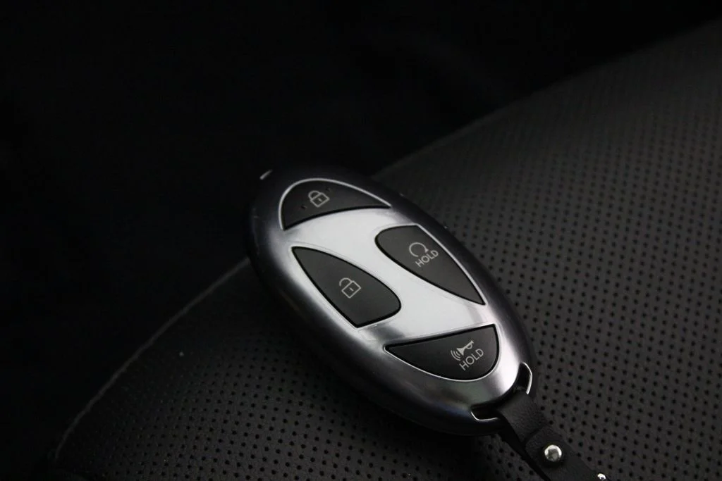 Used 2025 Blue Hyundai Limited image 32