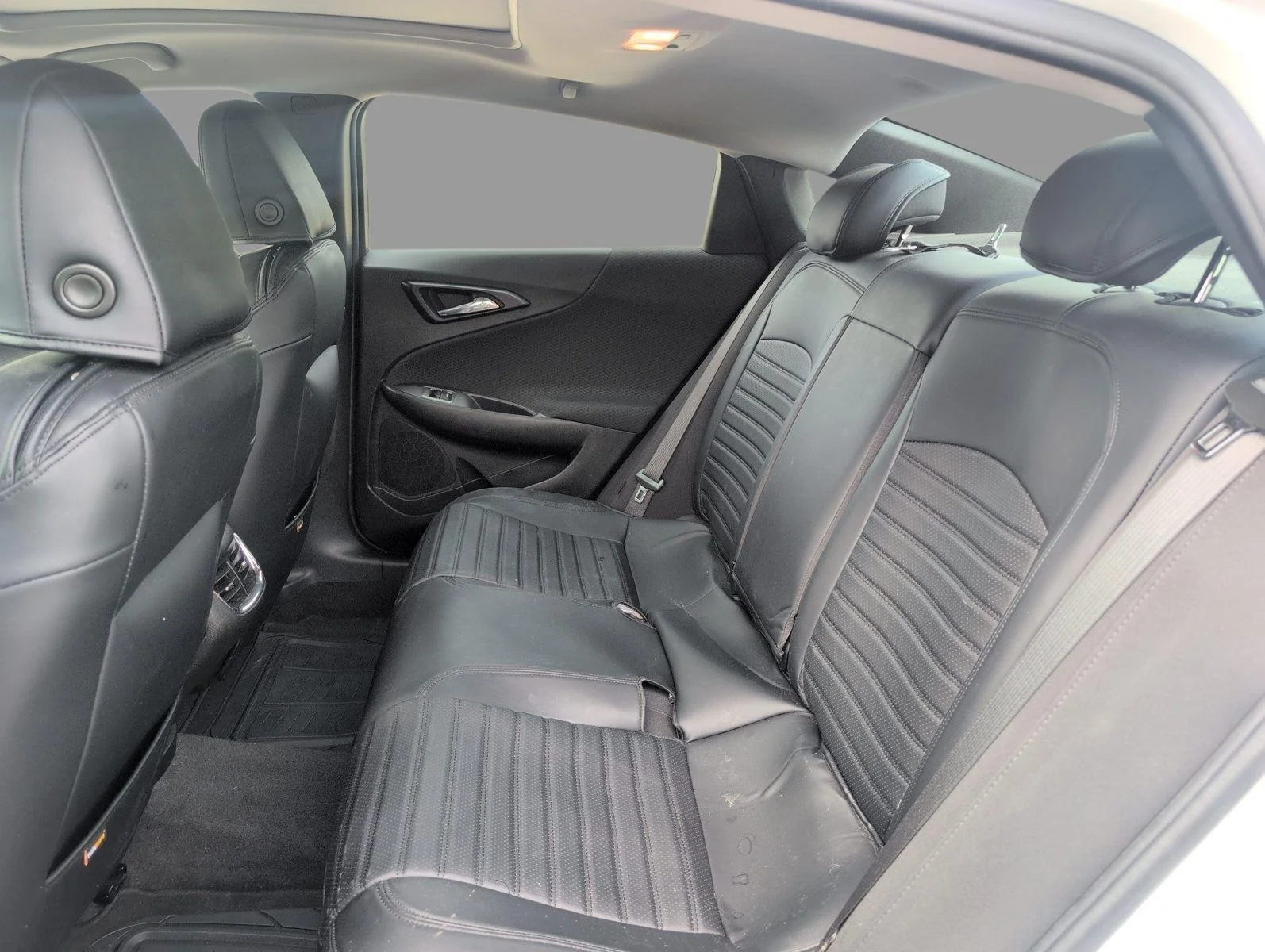 Used 2022 Summit White Chevrolet LT image 36