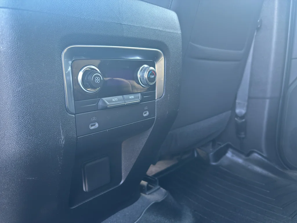 Used 2021 Summit White GMC SLE image 16