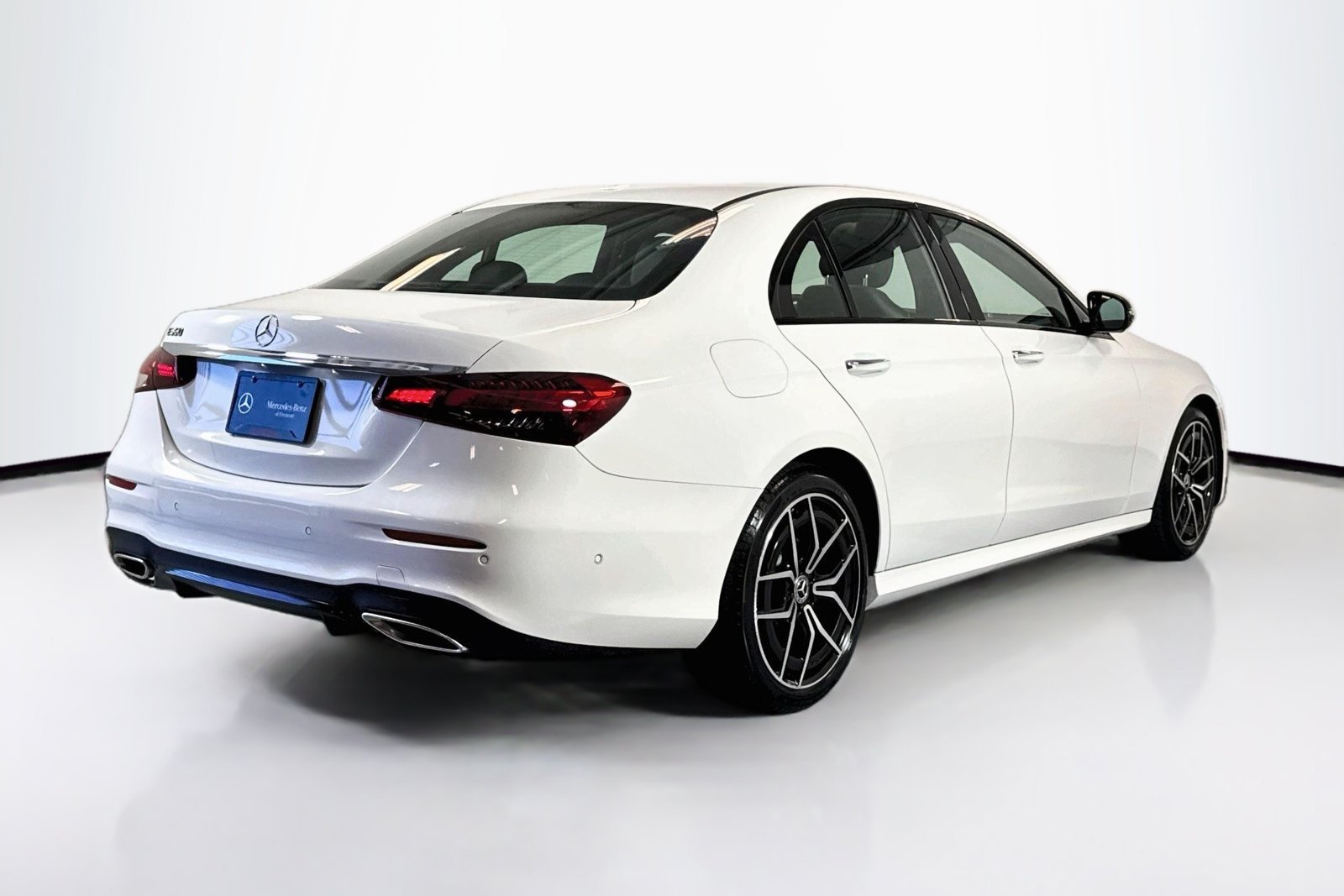 Certified Used 2022 Manufaktur Diamond White Mercedes-Benz E 350 image 5