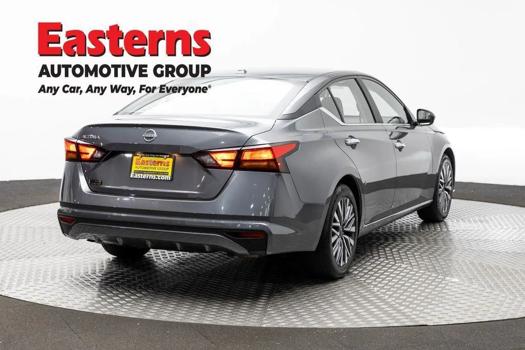 Used 2025 Gray Nissan 2.5 SV image 6